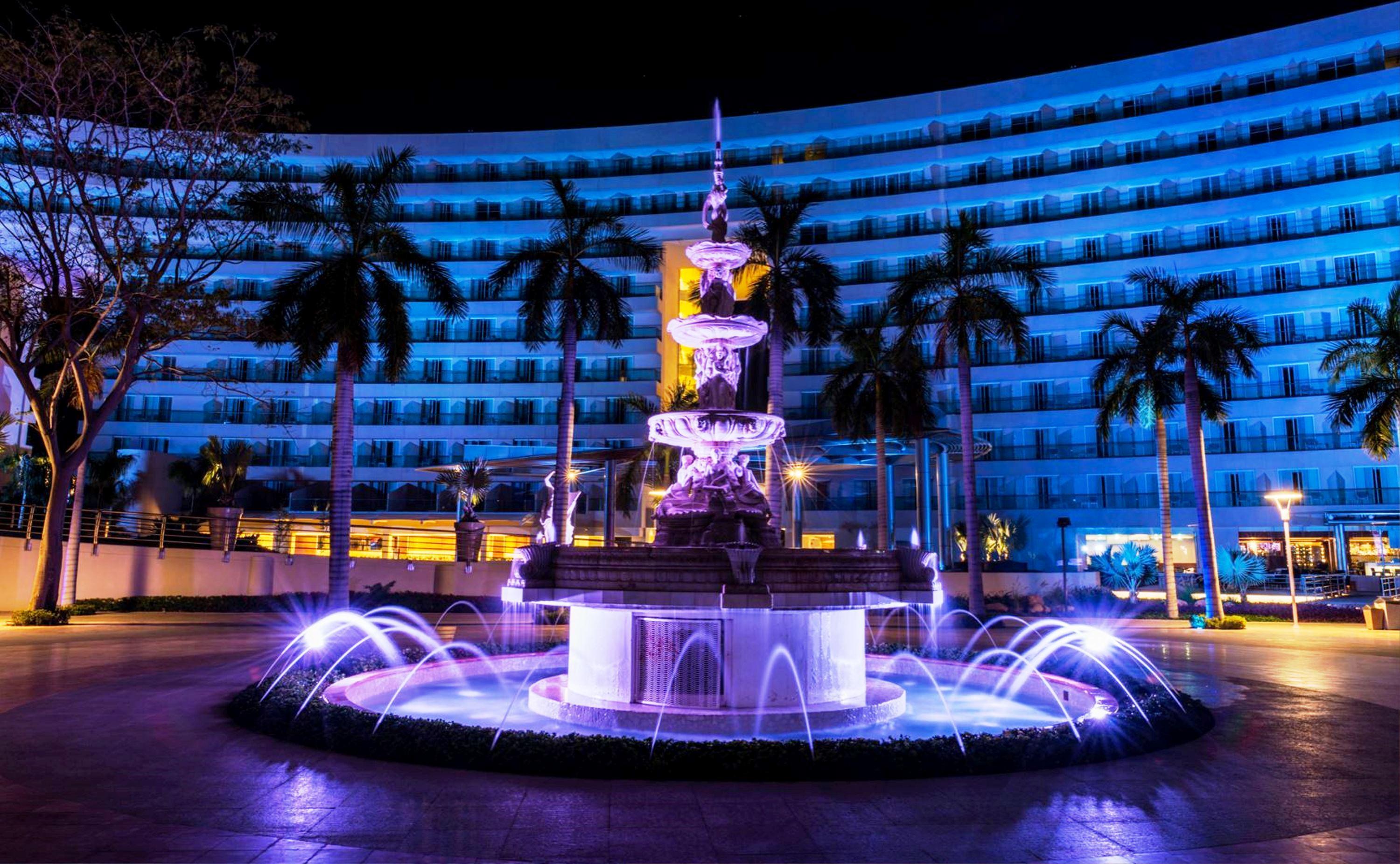 Palacio Mundo Imperial Riviera Diamante אקפולקו מראה חיצוני תמונה Fountain at the Royal Plaza Hotel