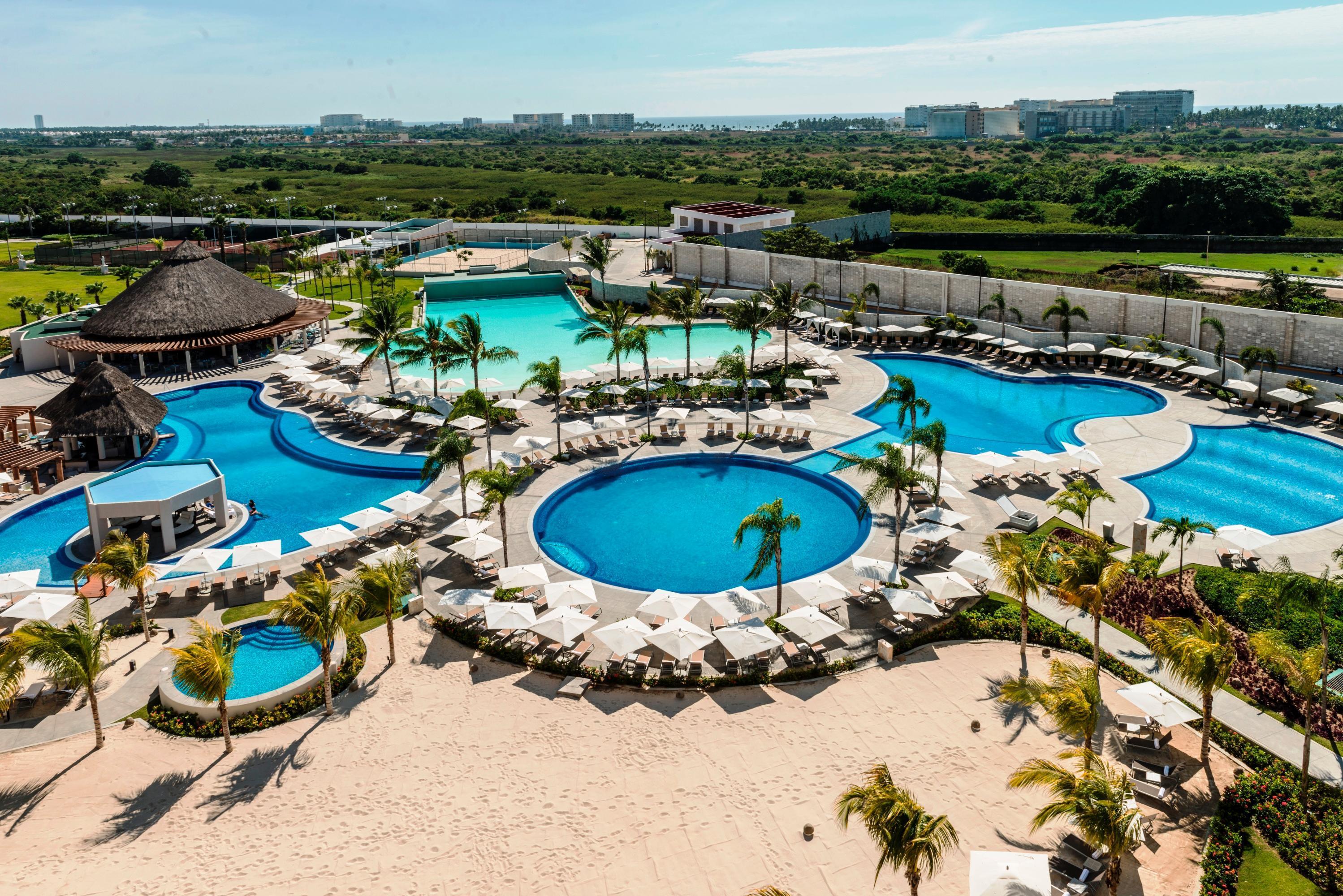 Palacio Mundo Imperial Riviera Diamante אקפולקו מראה חיצוני תמונה Aerial view of the resort